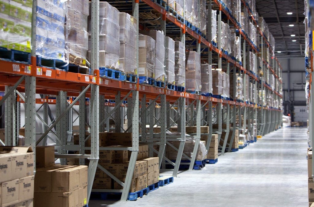 Why you should choose a distributor for your company (and how to do it)